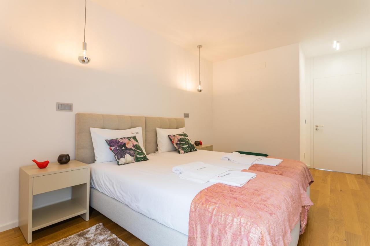 Flh Balcony Flat With Pool Appartement *